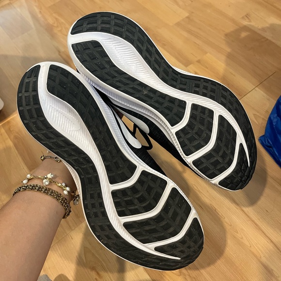 Nike woman size 6 - Picture 2 of 4